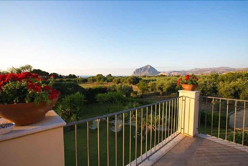 Baglio Sant'Andrea Bed & Breakfast Valderice Exterior foto