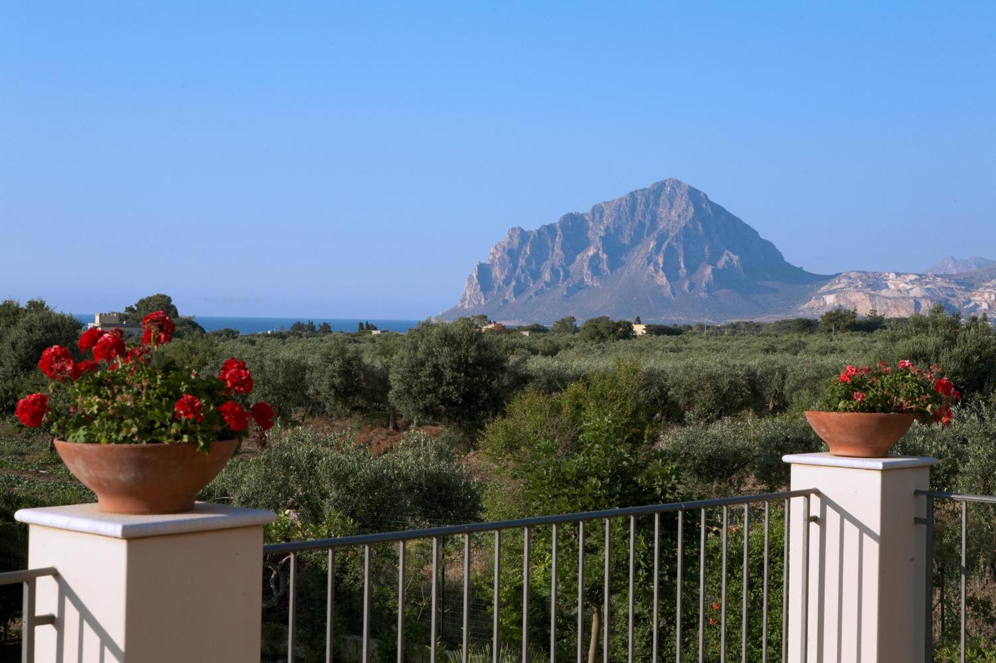 Baglio Sant'Andrea Bed & Breakfast Valderice Exterior foto