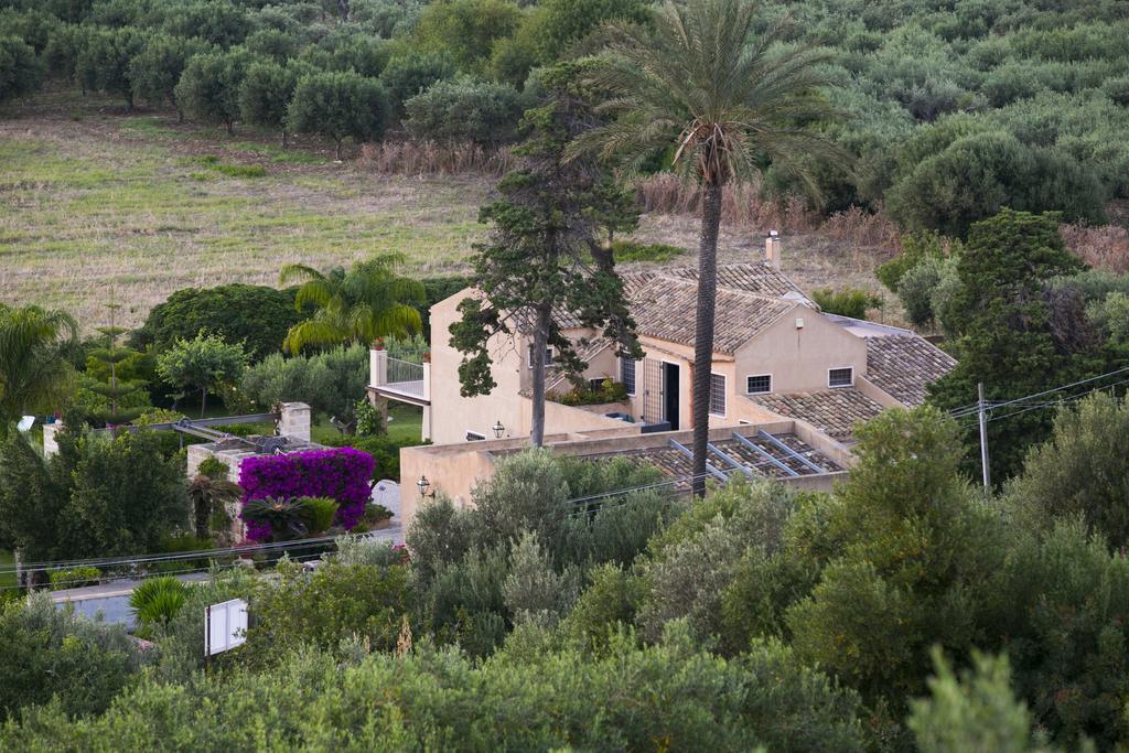 Baglio Sant'Andrea Bed & Breakfast Valderice Exterior foto