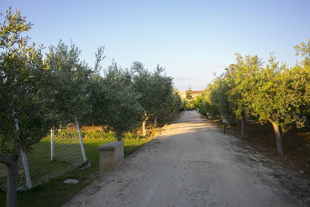 Baglio Sant'Andrea Bed & Breakfast Valderice Exterior foto