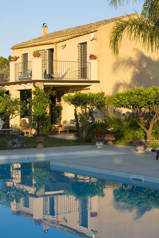 Baglio Sant'Andrea Bed & Breakfast Valderice Exterior foto