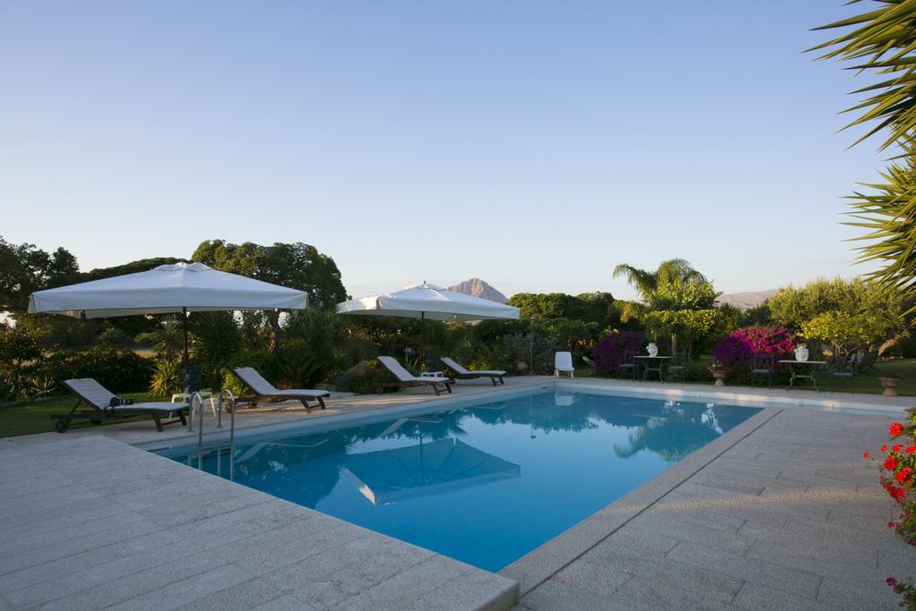 Baglio Sant'Andrea Bed & Breakfast Valderice Exterior foto