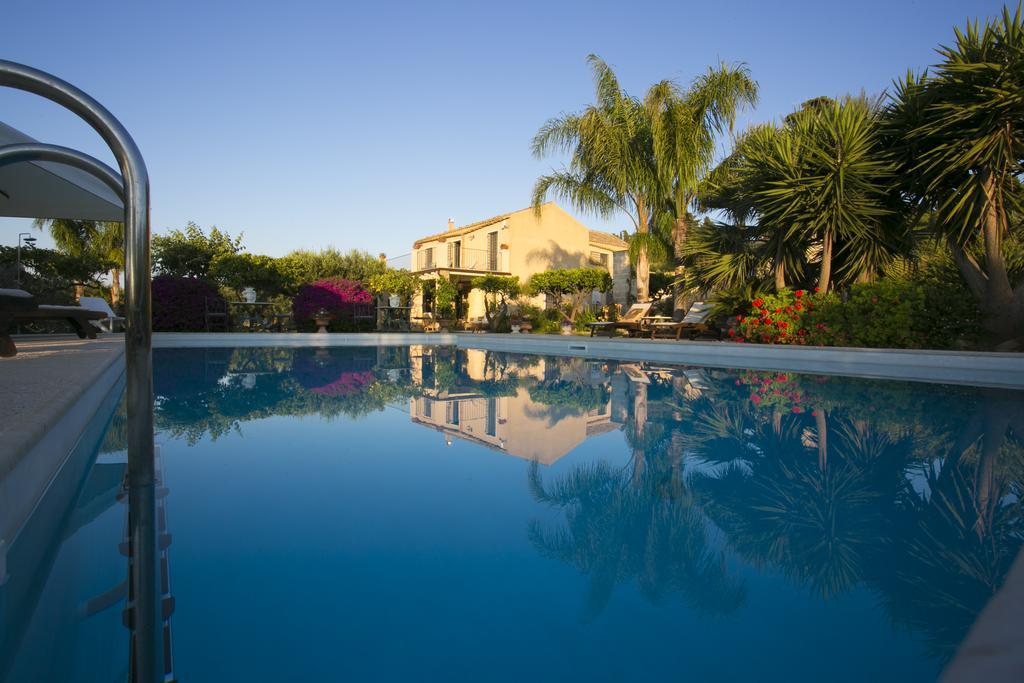 Baglio Sant'Andrea Bed & Breakfast Valderice Exterior foto
