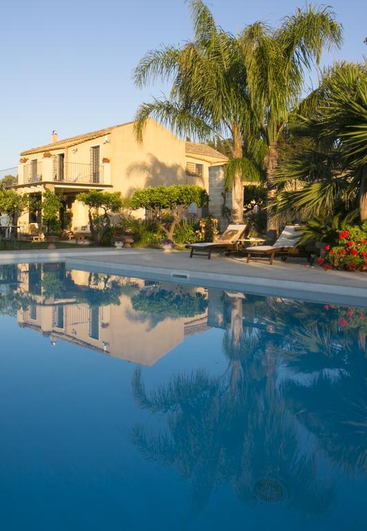 Baglio Sant'Andrea Bed & Breakfast Valderice Exterior foto