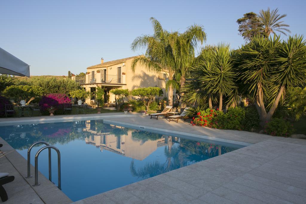 Baglio Sant'Andrea Bed & Breakfast Valderice Exterior foto