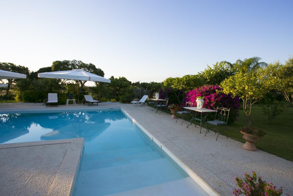 Baglio Sant'Andrea Bed & Breakfast Valderice Exterior foto