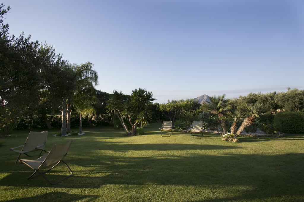 Baglio Sant'Andrea Bed & Breakfast Valderice Exterior foto